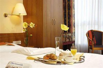 фото отеля Park Inn by Radisson Berlin City West