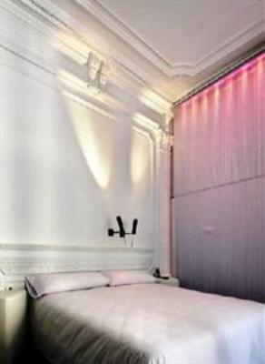 фото отеля Chic & Basic Born Hotel