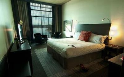 фото отеля Grand Times Hotel Sherbrooke