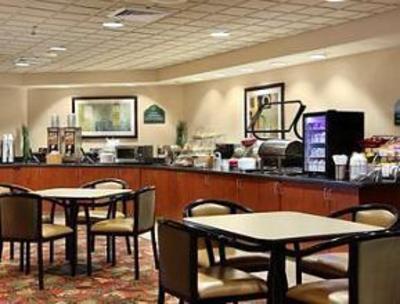 фото отеля Wingate by Wyndham Greensboro