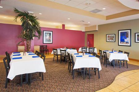 фото отеля Holiday Inn Hotel & Suites Daytona Beach