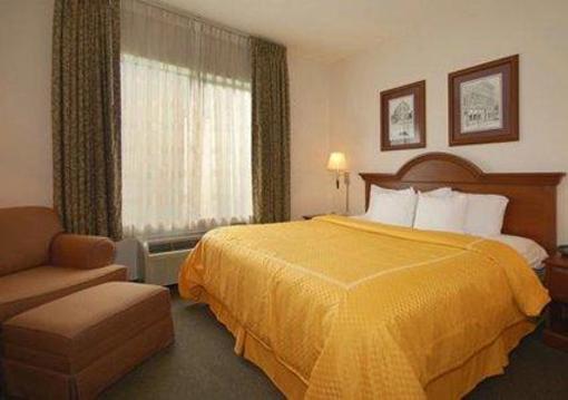 фото отеля Comfort Suites Saint Charles (Missouri)