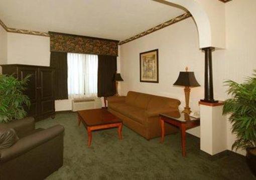 фото отеля Comfort Suites Saint Charles (Missouri)