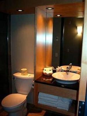 фото отеля Hotel Dauphin Montreal Downtown