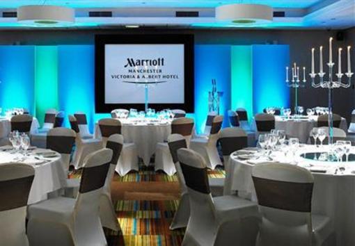 фото отеля Marriott Manchester Victoria & Albert Hotel