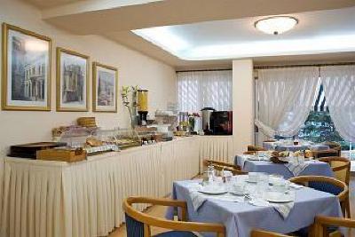 фото отеля Avra Hotel Palaio Faliro