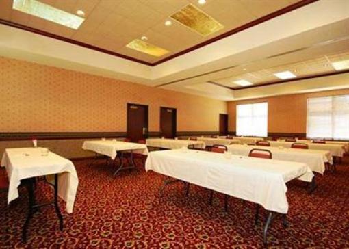 фото отеля Clarion Suites Central