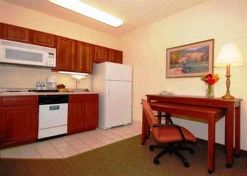 фото отеля Clarion Suites Central