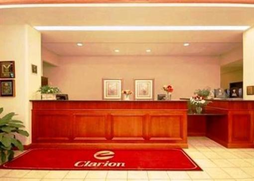 фото отеля Clarion Suites Central