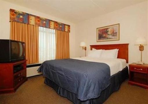 фото отеля Clarion Suites Central