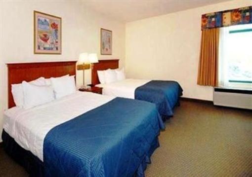 фото отеля Clarion Suites Central