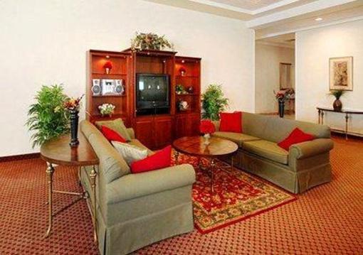 фото отеля Clarion Suites Central