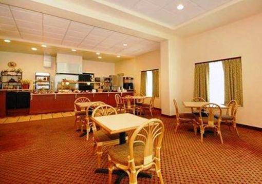 фото отеля Clarion Suites Central
