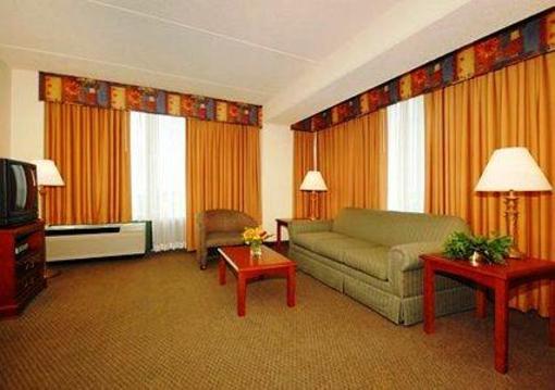 фото отеля Clarion Suites Central
