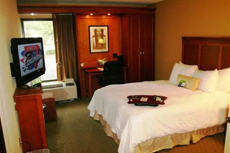 фото отеля Hampton Inn Memphis-Poplar