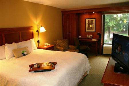 фото отеля Hampton Inn Memphis-Poplar