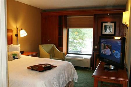 фото отеля Hampton Inn Memphis-Poplar