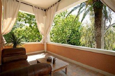 фото отеля Kefalari Suites Kifissia