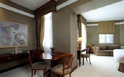 фото отеля Kefalari Suites Kifissia