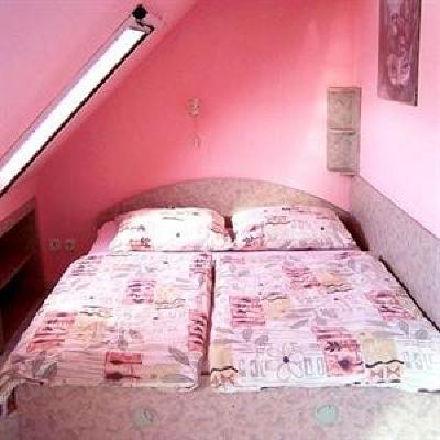 фото отеля Irini Panzio Guesthouse Budapest