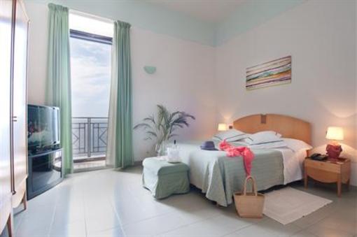 фото отеля Grand Hotel Mediterraneo Santa Cesarea Terme