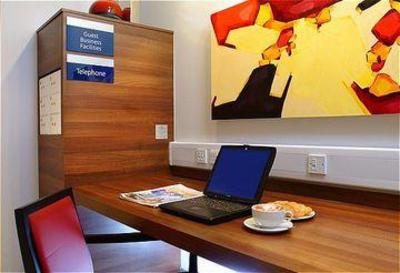 фото отеля Holiday Inn Express Leeds City Centre