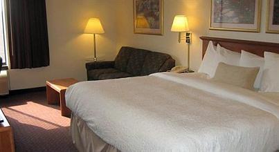 фото отеля AmericInn Lodge & Suites Madison West