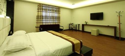 фото отеля Red Dot Hotel Bangka