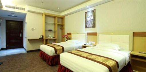 фото отеля Red Dot Hotel Bangka