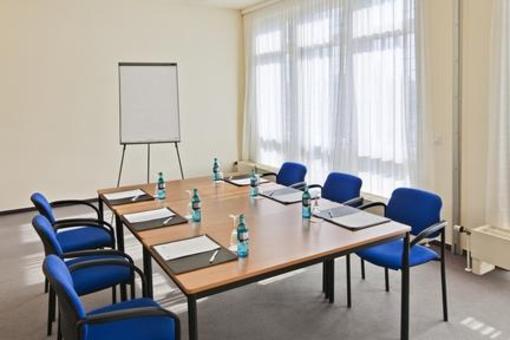 фото отеля Holiday Inn Guenthersdorf