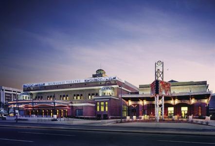 фото отеля DoubleTree by Hilton Hotel Milwaukee Downtown