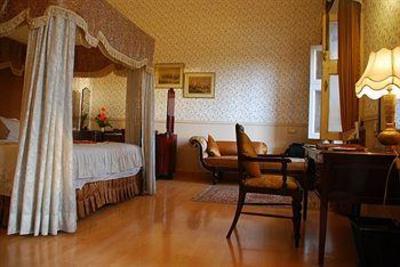 фото отеля Lalitha Mahal Palace Hotel