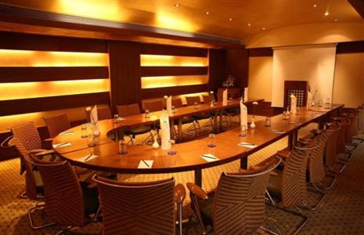 фото отеля Sun N Sand Hotel Mumbai