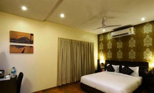 фото отеля MATRIX INN SHIRDI
