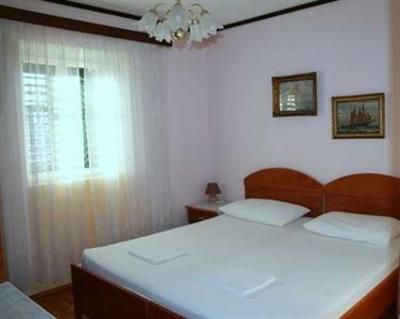 фото отеля Bubi Hvar Apartments