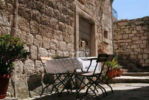 фото отеля Bubi Hvar Apartments