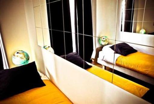 фото отеля Lisbon Poets Hostel