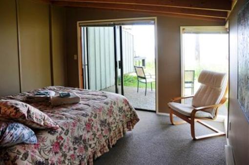 фото отеля Sea Breeze Lodge Hornby Island