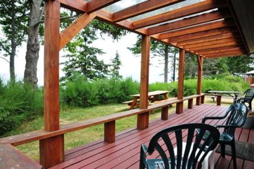 фото отеля Sea Breeze Lodge Hornby Island