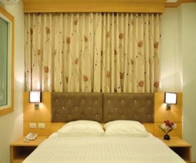 фото отеля Green Harbor Service Apartment Phuket