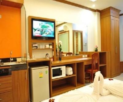 фото отеля Green Harbor Service Apartment Phuket