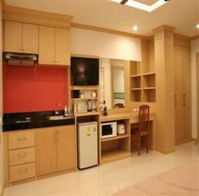 фото отеля Green Harbor Service Apartment Phuket