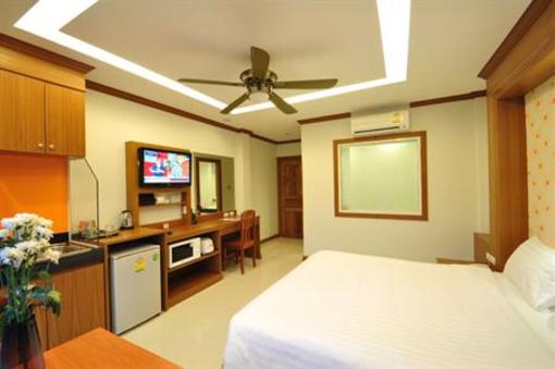 фото отеля Green Harbor Service Apartment Phuket