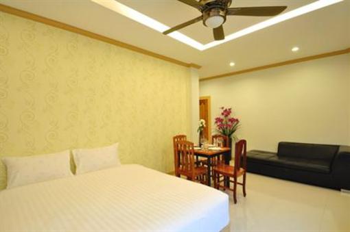 фото отеля Green Harbor Service Apartment Phuket
