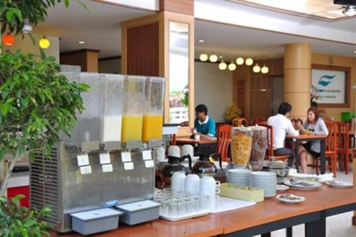 фото отеля Green Harbor Service Apartment Phuket