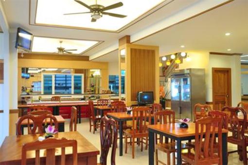 фото отеля Green Harbor Service Apartment Phuket