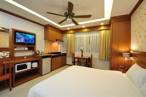 фото отеля Green Harbor Service Apartment Phuket