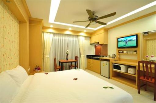 фото отеля Green Harbor Service Apartment Phuket