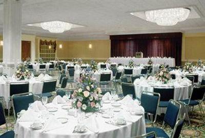 фото отеля Sheraton Greensboro at Four Seasons