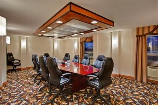 фото отеля Holiday Inn Calgary Airport